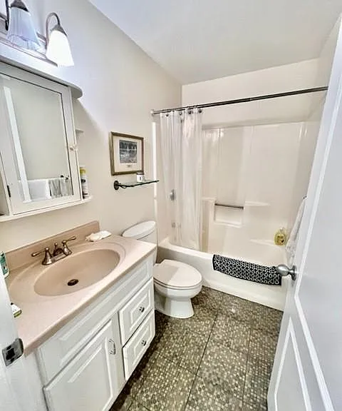 19 Wiget St #202 — Photo 13