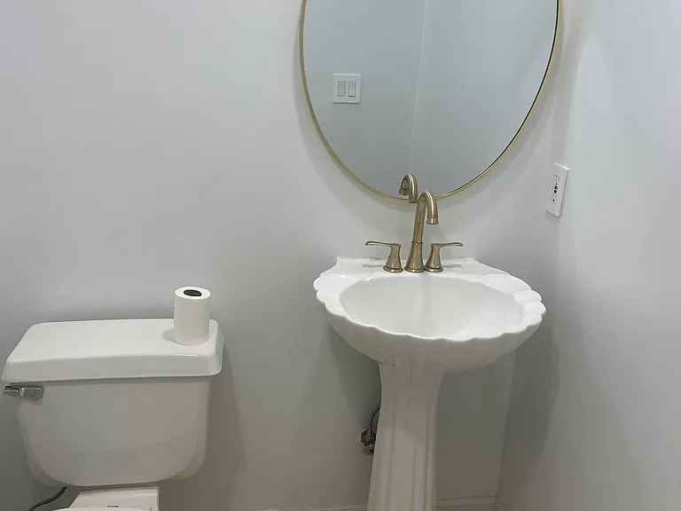 435 Arnaz Dr #201 — Photo 19
