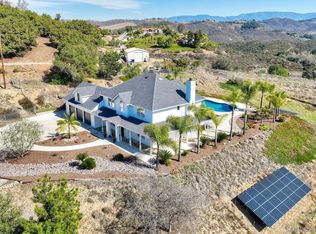 2951 Fairview Dr, Vista, CA 92084