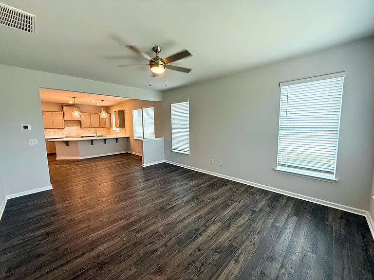 144 Gervais Cir — Photo 10