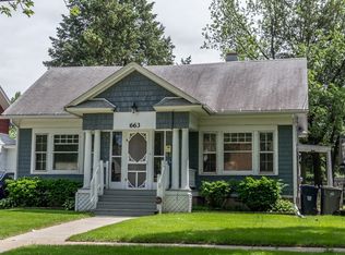 663 Page Ave, Elgin, IL 60120