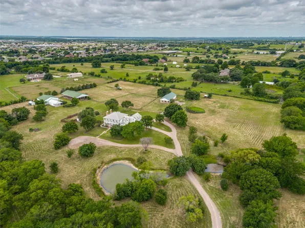 1827 Dr Sanders Rd, Crossroads, TX 76227