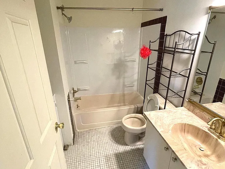 245 Carriage Ct #245 — Photo 26