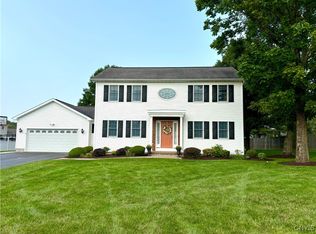 14 Augusta Dr, New Hartford, NY 13413