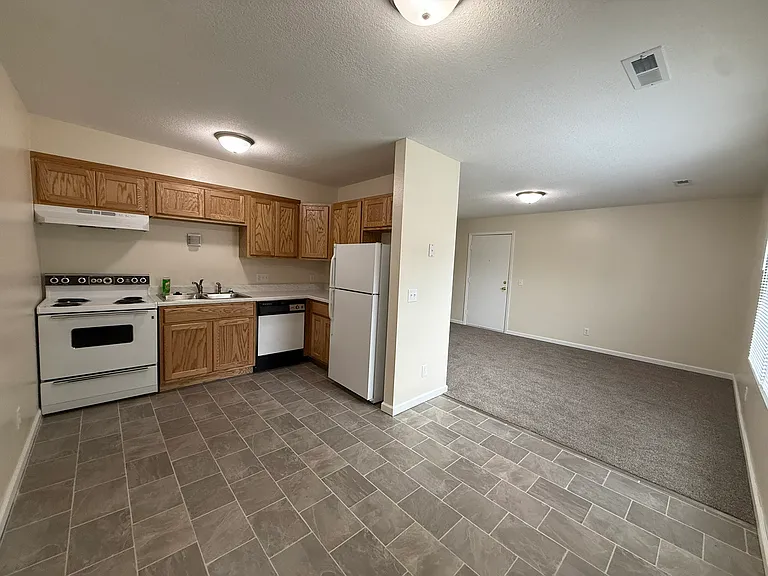 426 W Dodson St — Photo 5