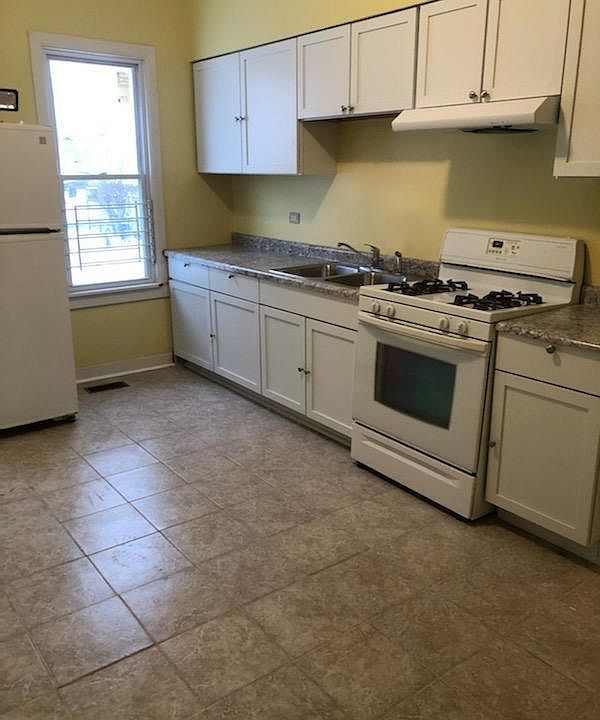 1st image of 10809 S Wabash Ave #1R