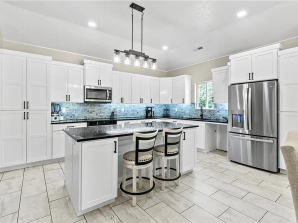 210 Rose Hill Dr, Berryville, AR 72616