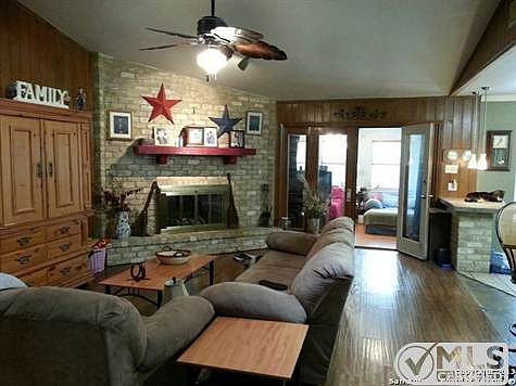 4th image of 1422 Plumeria St