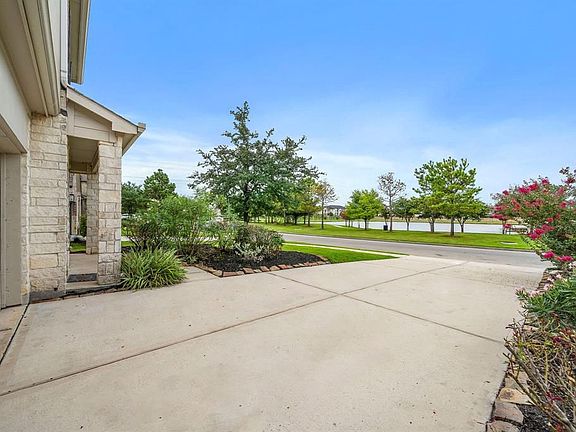 2nd image of 14807 Fall Creek View Dr