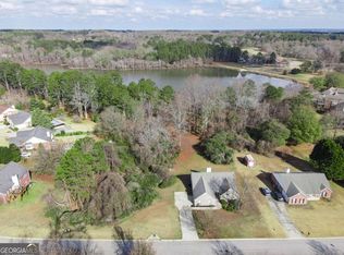 719 Overlook Dr, Winder, GA 30680