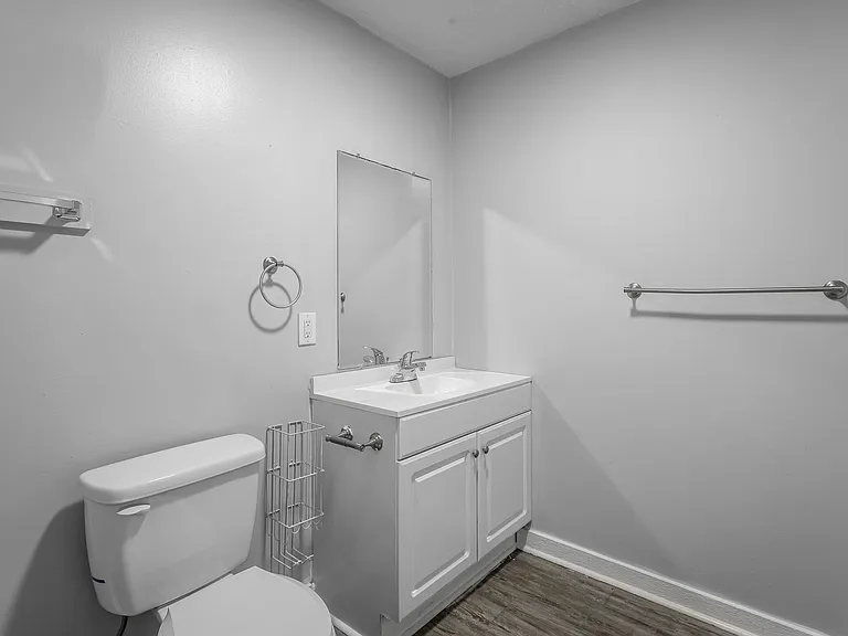 Comfortable Living at 112 Van Cleve Street — Photo 9