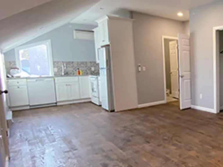 370 S Riverside Ave #4-5 — Photo 5