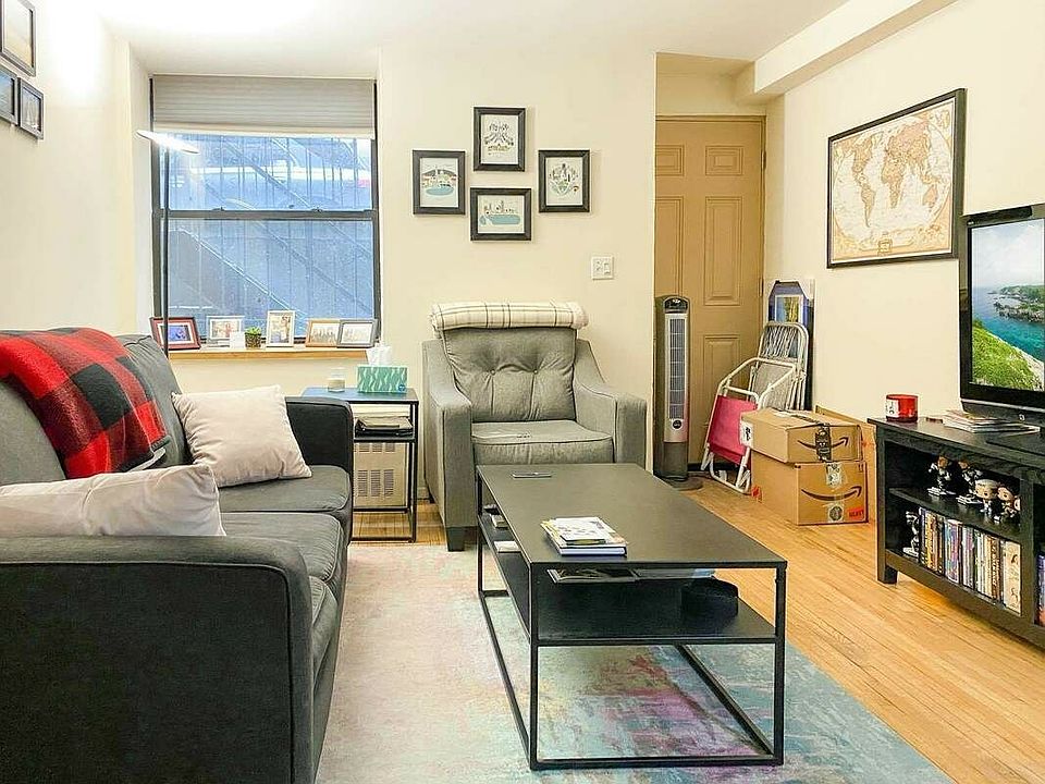 1st image of 415 E 90th St #D