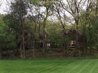 W343S9790 Red Brae Dr, Mukwonago, WI 53149