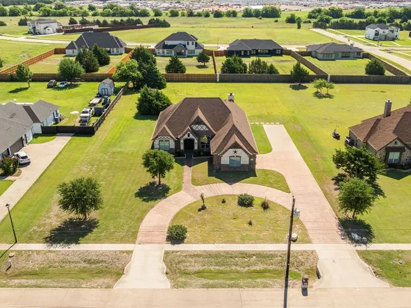 422 Rugged Dr, Red Oak, TX 75154