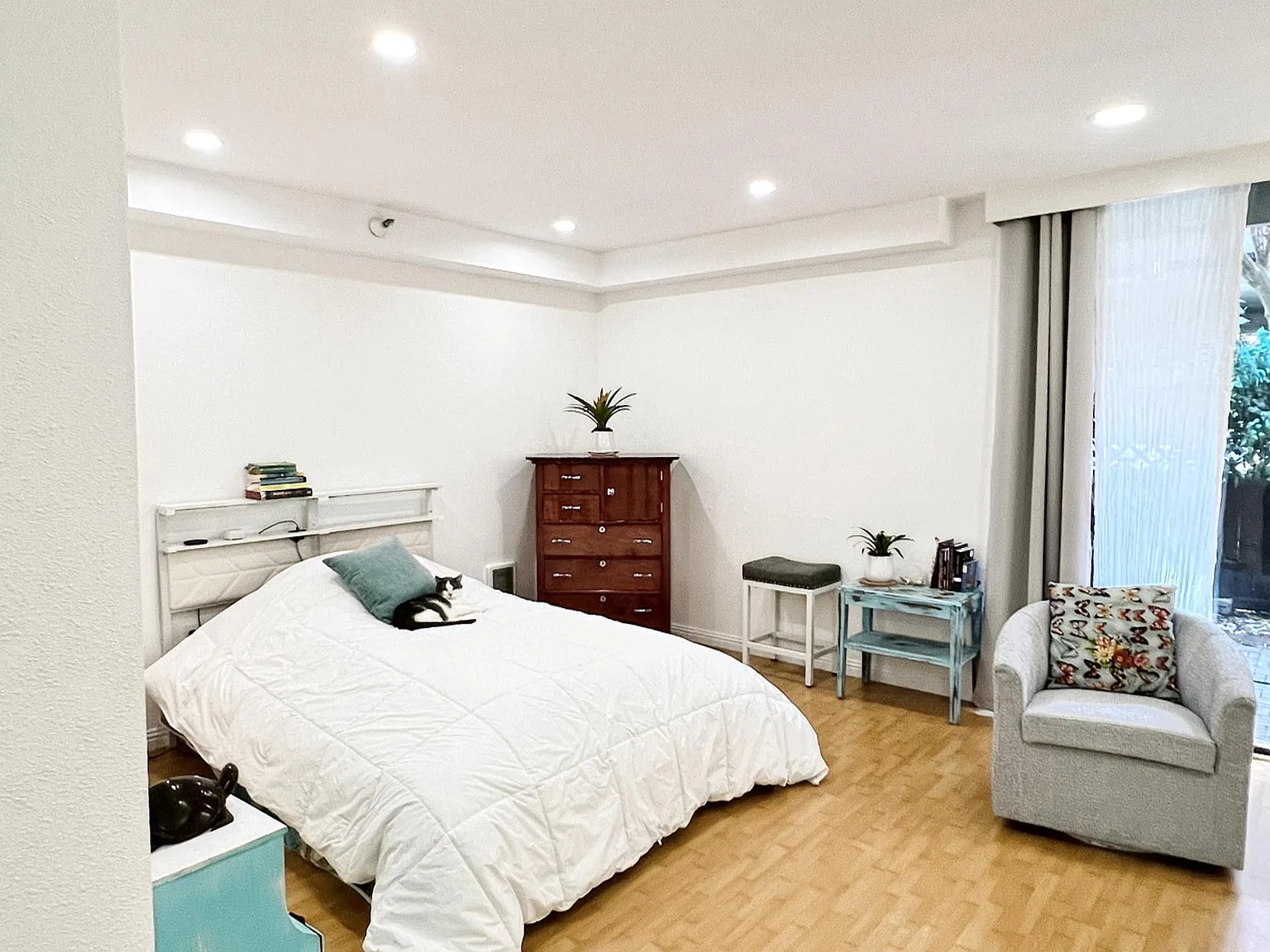 Studio, 490 sqft, $2,800 — Photo 2