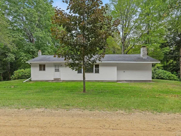 20686 Lakola Rd, Tustin, MI 49688