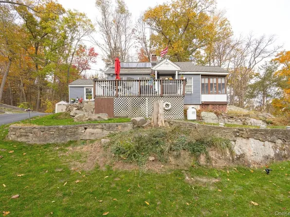 85 W Hook Road, Hopewell Junction, NY 12533