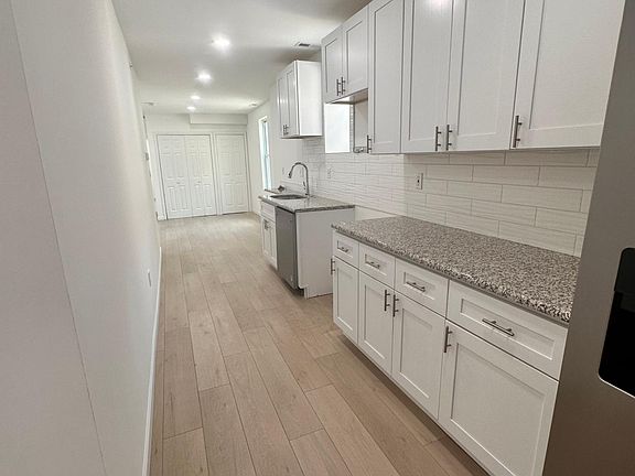 3rd image of 3432 N 18th St Floor 2