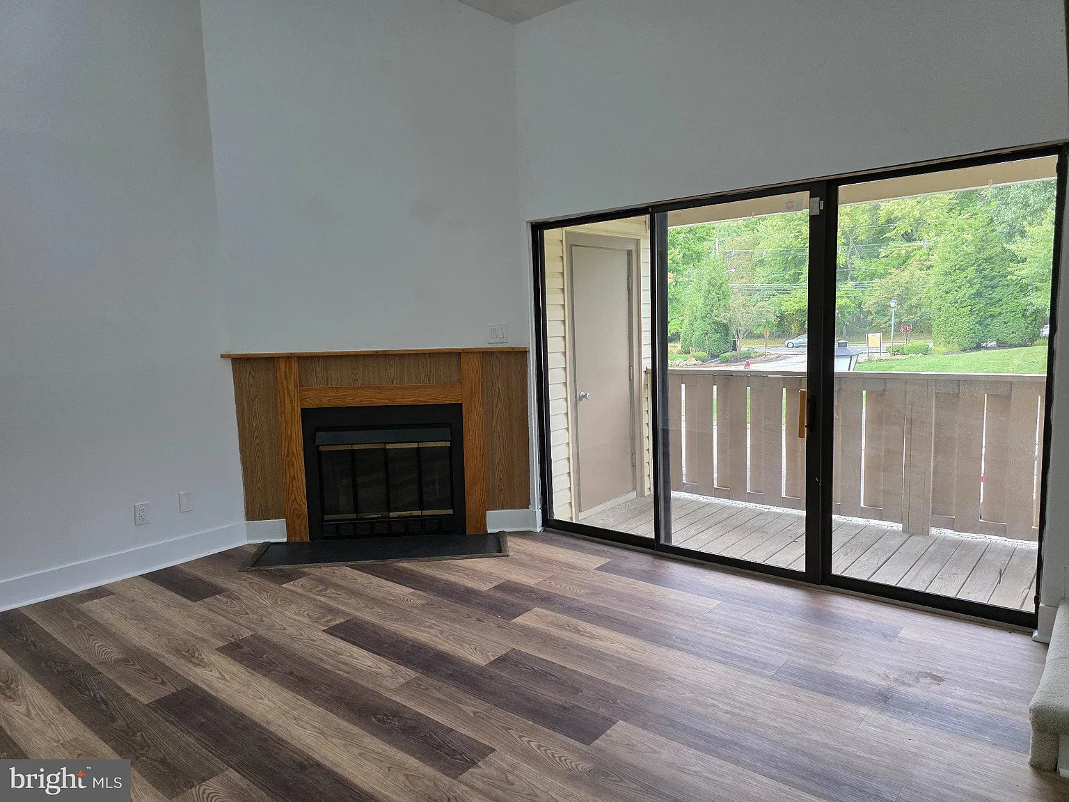 2 bed, 2.0 bath, 996 sqft, $2,700 — Photo 3