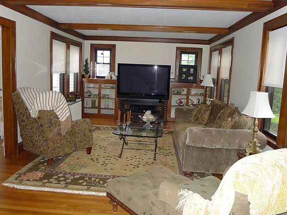 Spacious Living Room