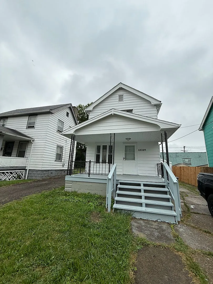 10214 Avon Ave photo 1
