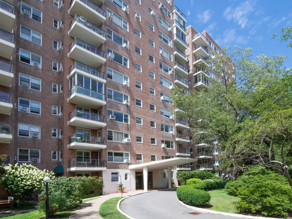 750 Kappock Street image 25 of 27