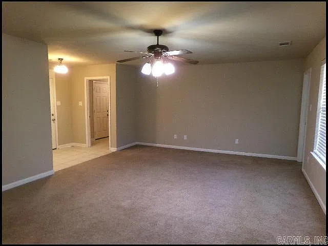 3 bed, 2.0 bath, 1408 sqft, $1,575 — Photo 4