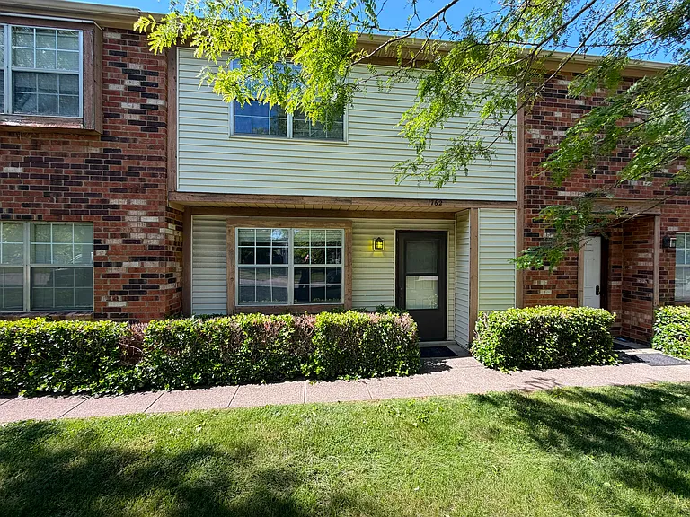 1762 Queensbridge Dr #1 — Photo 3