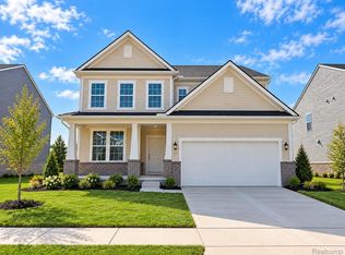 623 Gretchen Ln, Saline, MI 48176