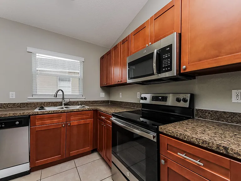 1125 Winding Water Way — Photo 5