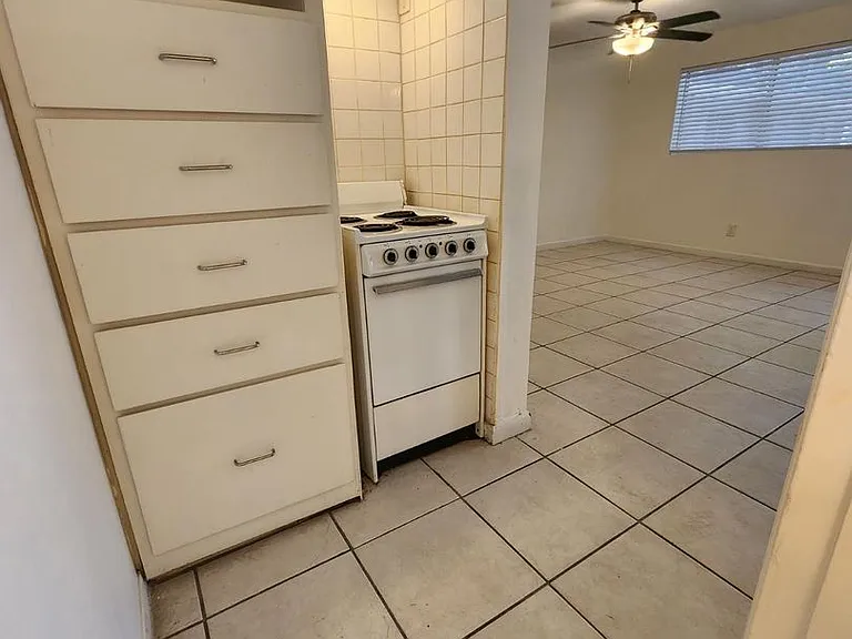 Modern Quarters Apartments — Photo 7