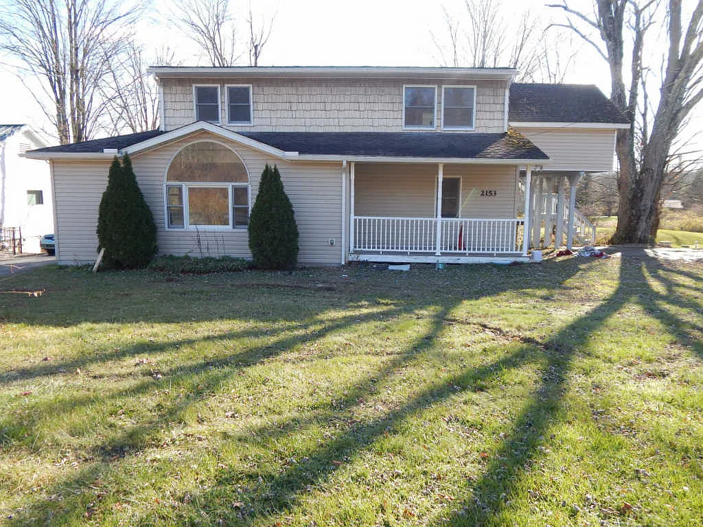 2153 W Main St photo 1