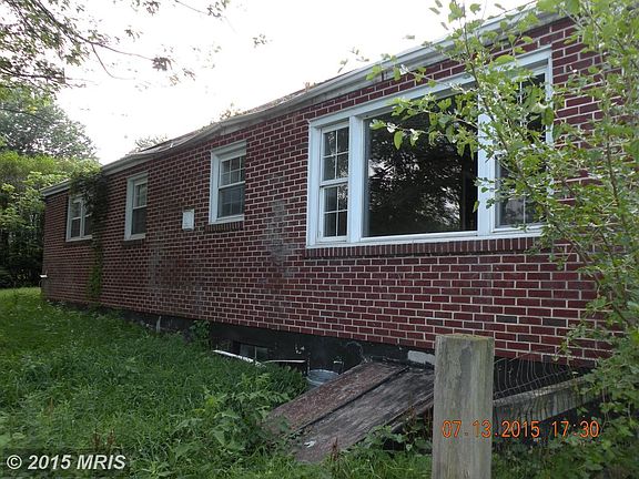 Exterior (Rear)