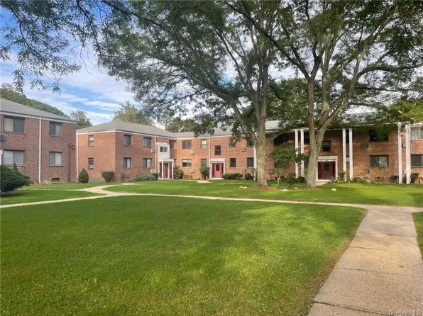 20 Lawrence Drive #C, White Plains, NY 10603