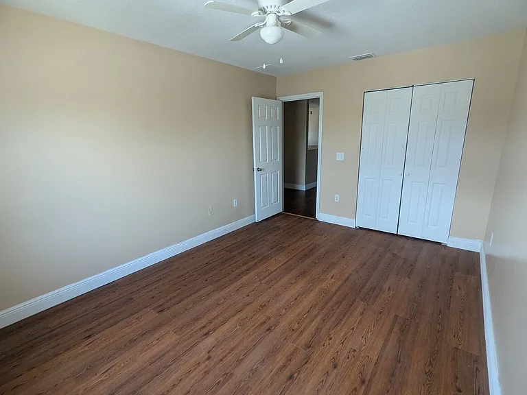 1628 Strathmore Cir — Photo 22