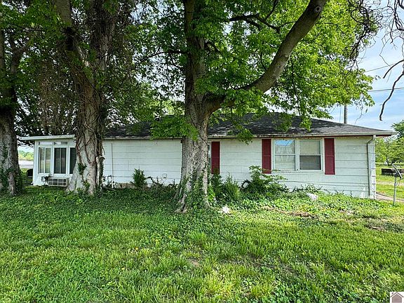 5th image of 105 Riverfront Dr