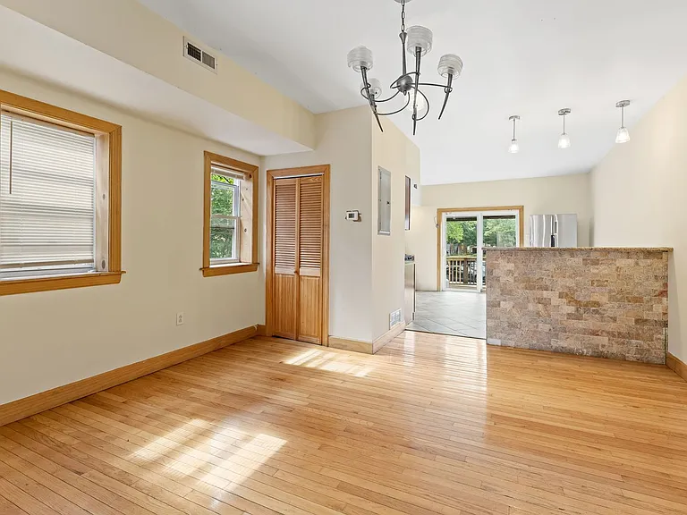 6231 W Jefferson St — Photo 6