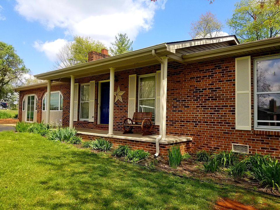 1st image of 476 Rogers Cir