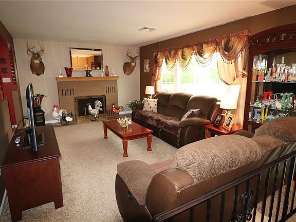 5th image of 179 Lilac Ln E