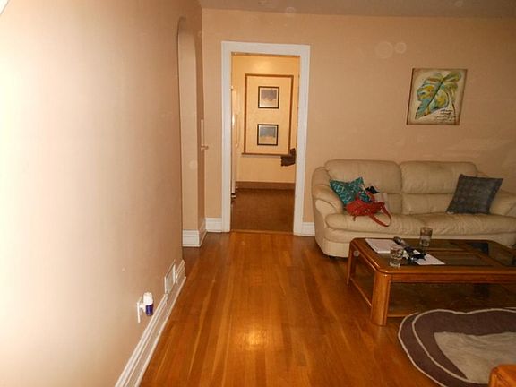3rd image of 2105 Scott St