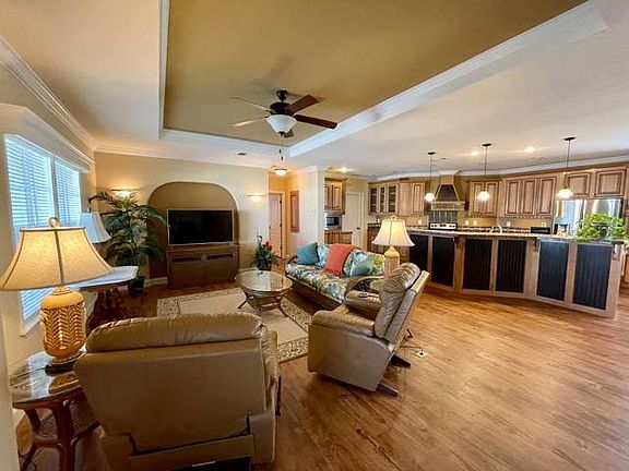 4th image of 715 Trevino Dr