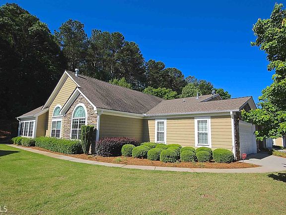 3rd image of 180 Rehobeth Way