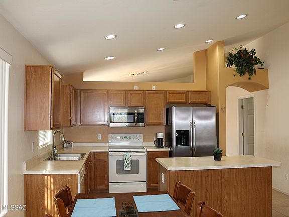 3rd image of 5557 W Pinnacle Vista Dr