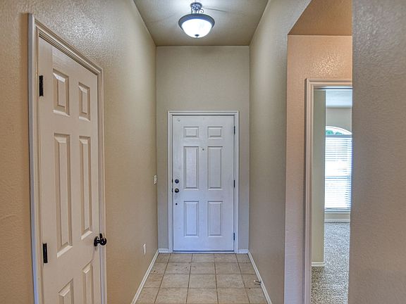 4th image of 217 Tecumseh Meadows Dr