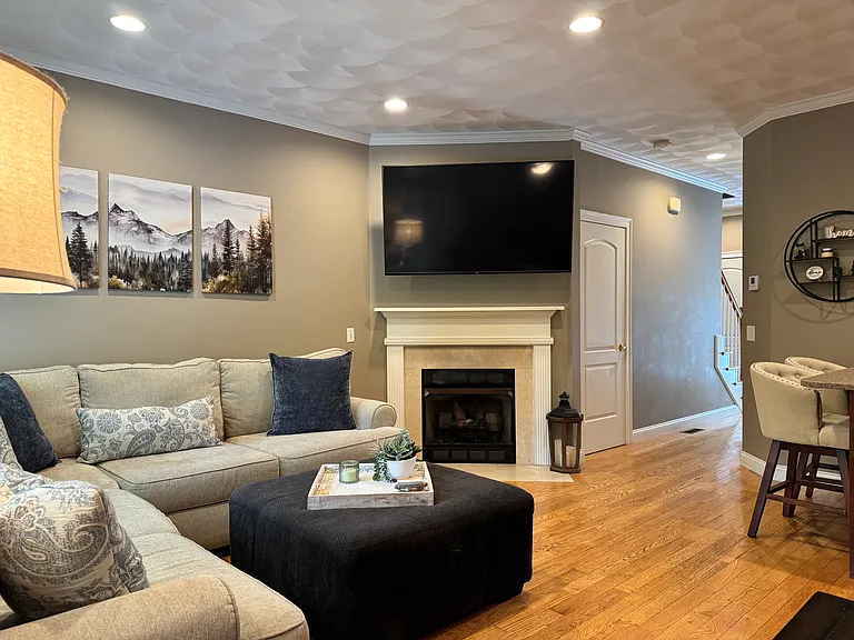 1 Santini St #J — Photo 11