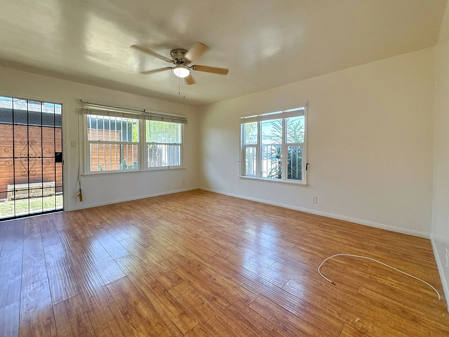 Charming 2-Bedroom Apartment — Photo 3
