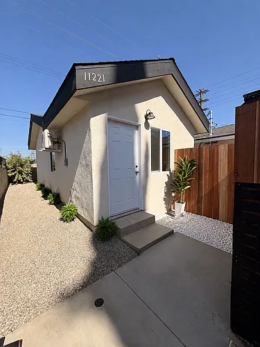 11221 Dumont Ave Photo 1