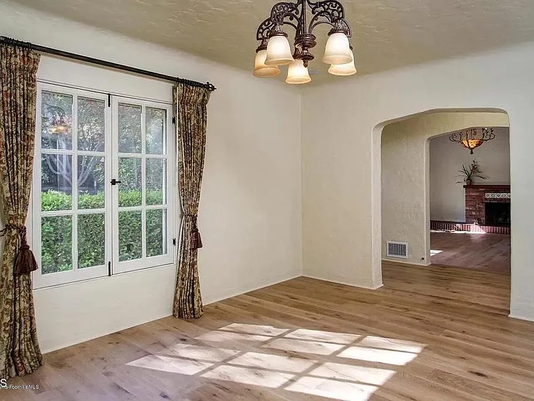 1064 Linda Vista Ave — Photo 7
