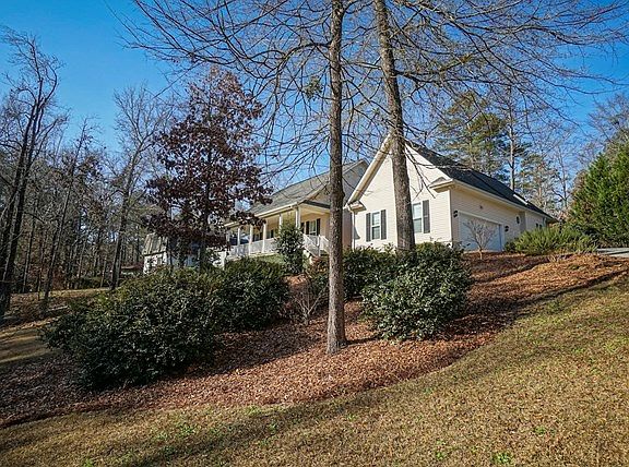 2nd image of 960 Fair Oaks Dr